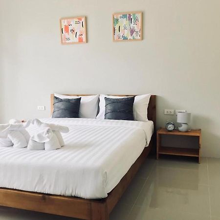 Snooze Inn Phuket - Free Shuttle To Bang Rong Pier Pa Khlok Dış mekan fotoğraf