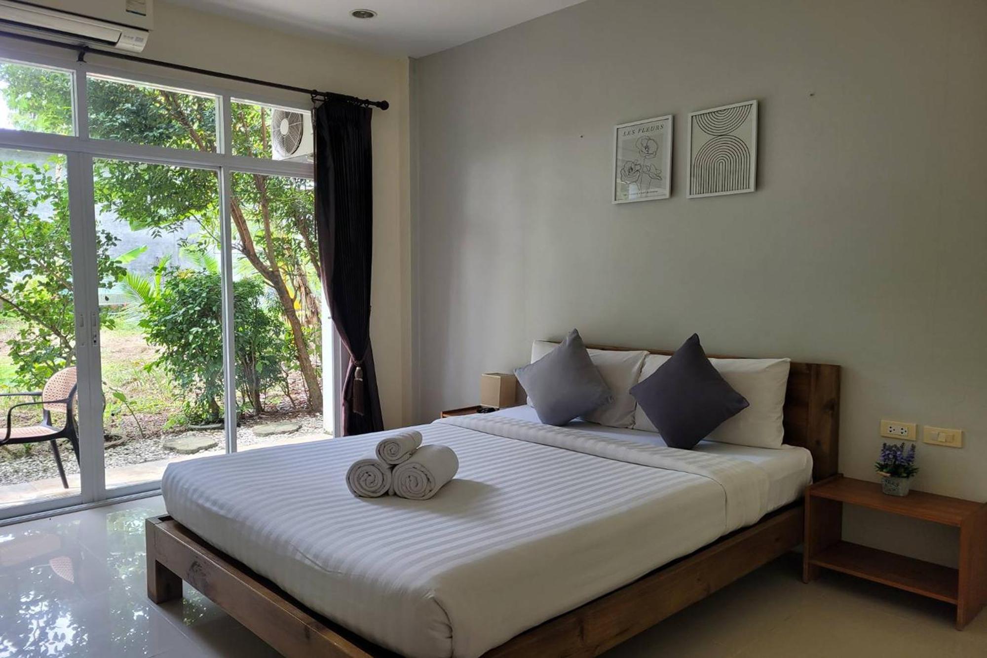 Snooze Inn Phuket - Free Shuttle To Bang Rong Pier Pa Khlok Dış mekan fotoğraf