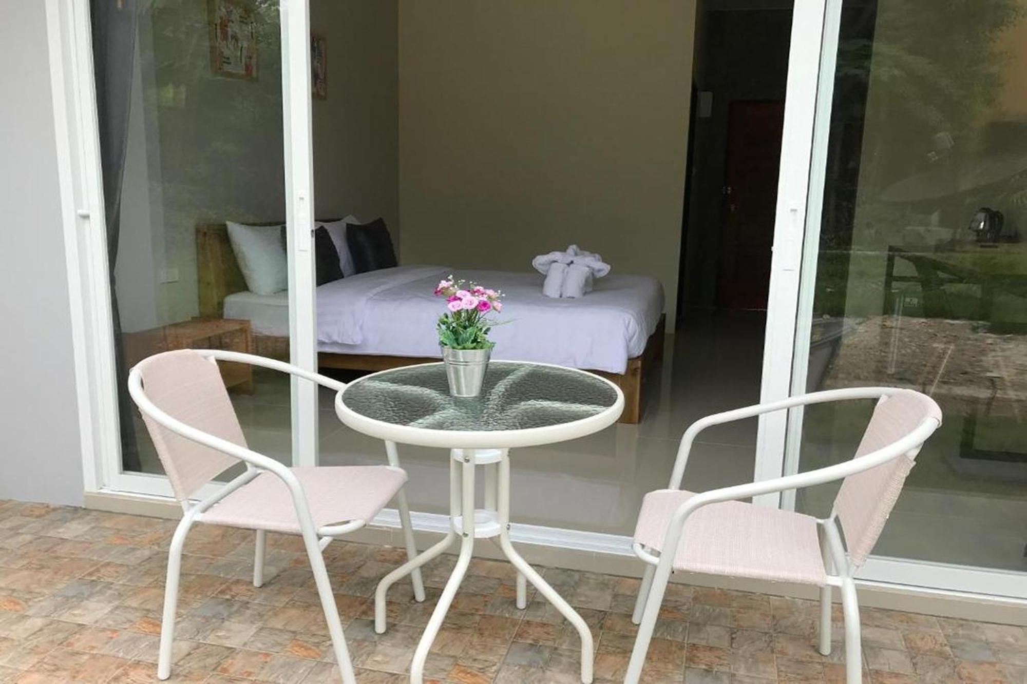 Snooze Inn Phuket - Free Shuttle To Bang Rong Pier Pa Khlok Dış mekan fotoğraf