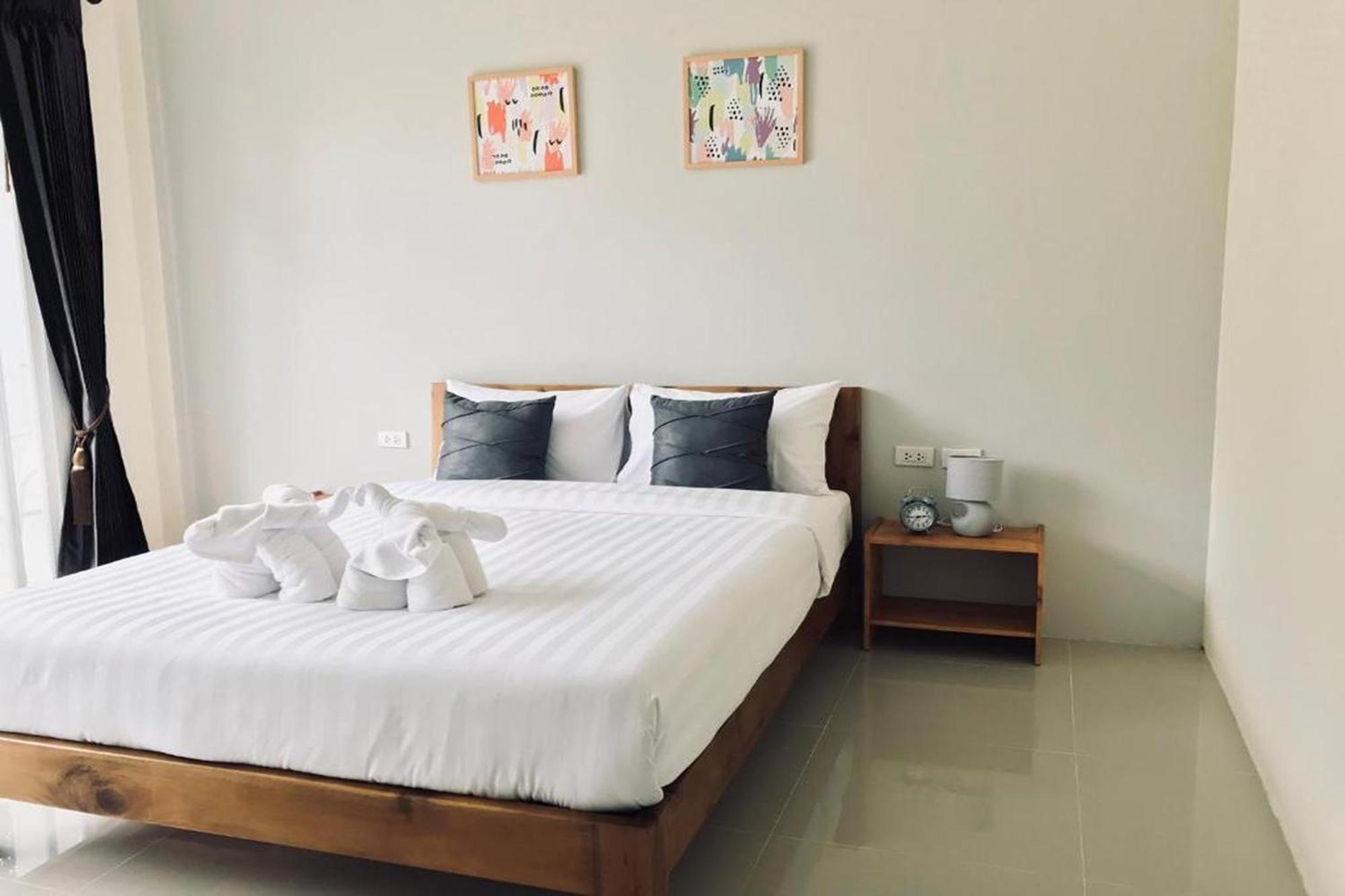 Snooze Inn Phuket - Free Shuttle To Bang Rong Pier Pa Khlok Dış mekan fotoğraf