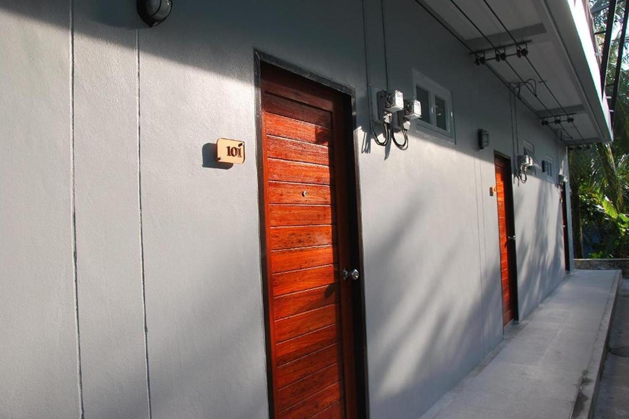 Snooze Inn Phuket - Free Shuttle To Bang Rong Pier Pa Khlok Dış mekan fotoğraf