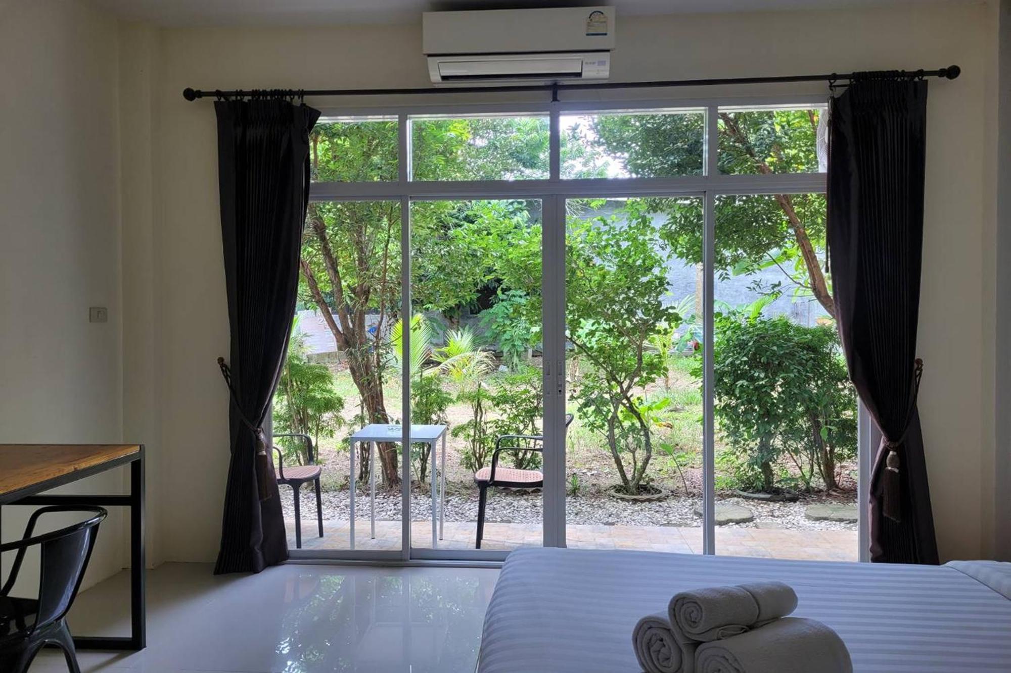 Snooze Inn Phuket - Free Shuttle To Bang Rong Pier Pa Khlok Dış mekan fotoğraf